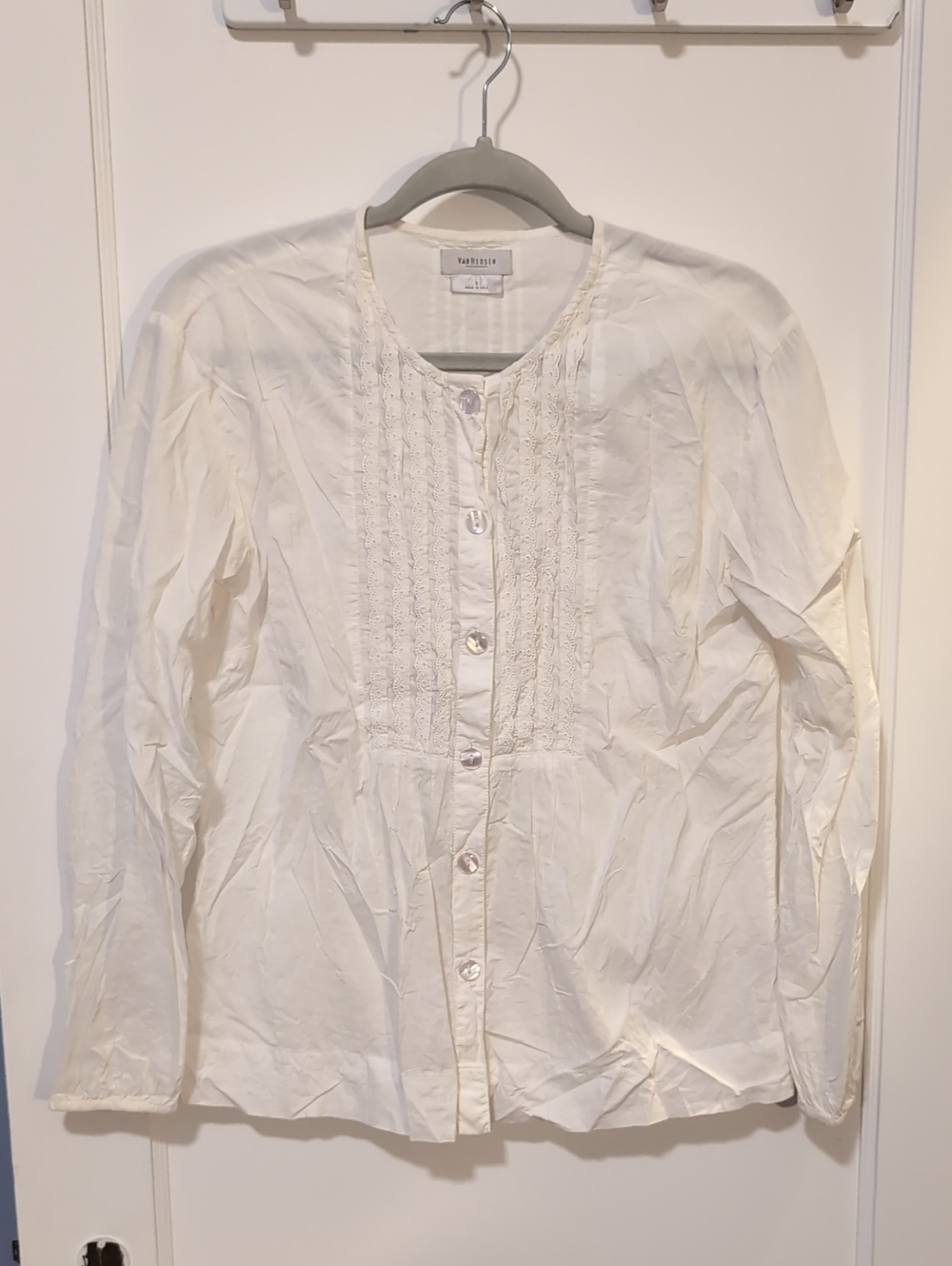 🍇 LAST CALL! Van Heusen White Button-Down Pintuck Blouse